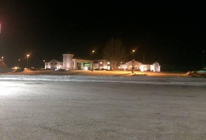 汽车旅馆  Quality Inn Thermopolis Near Hot Springs