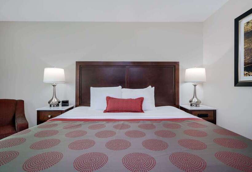 מוטל Ramada By Wyndham Minneapolis Golden Valley