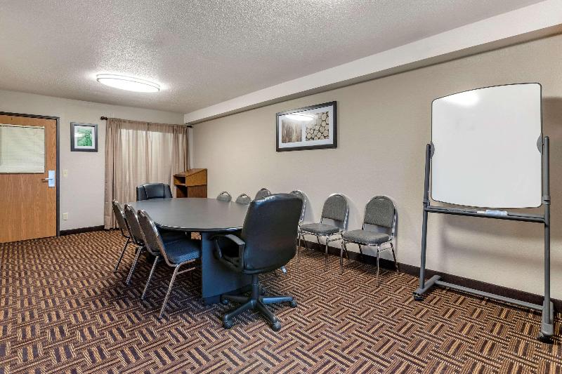 فندق على الطريق Quality Inn
