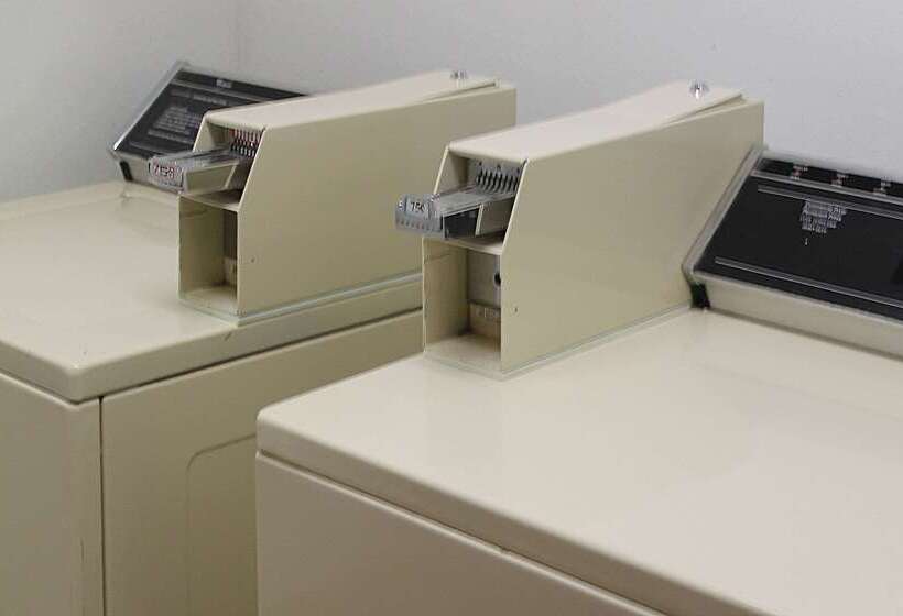 מוטל Rodeway Inn