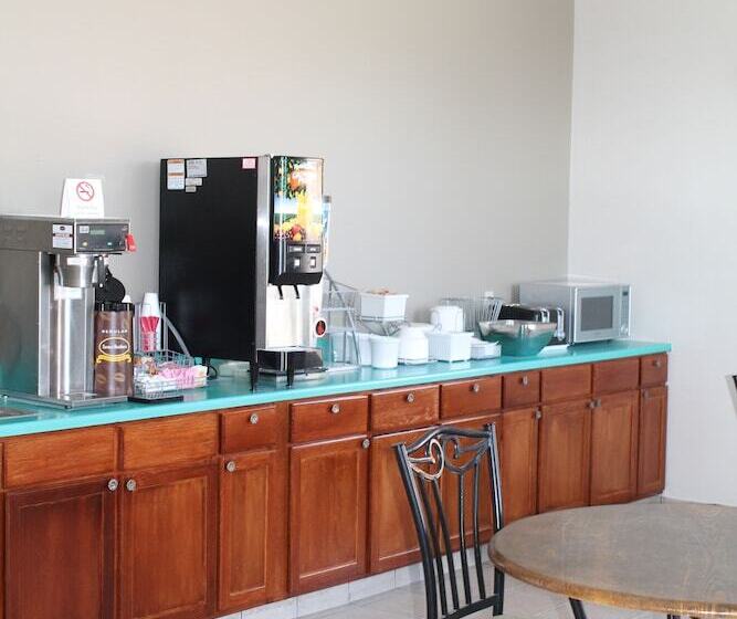 מוטל Rodeway Inn