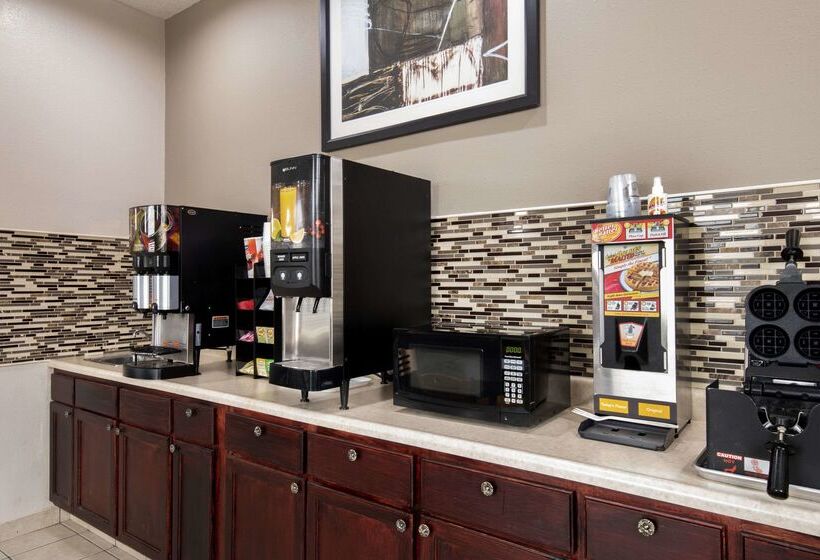 מוטל Rodeway Inn