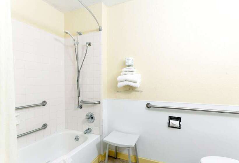 فندق على الطريق Super 8 By Wyndham Bath Hammondsport Area