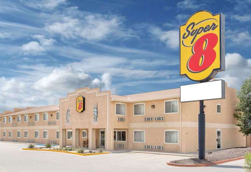 فندق على الطريق Super 8 By Wyndham Bloomfield