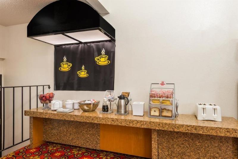 מוטל Super 8 By Wyndham Bridgeton/arpt/st Louis Area