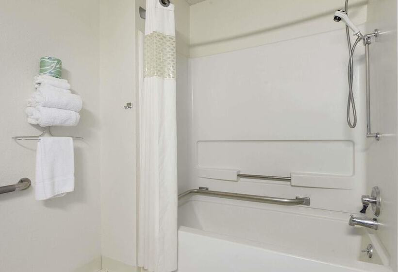 מוטל Super 8 By Wyndham Canton/livonia Area