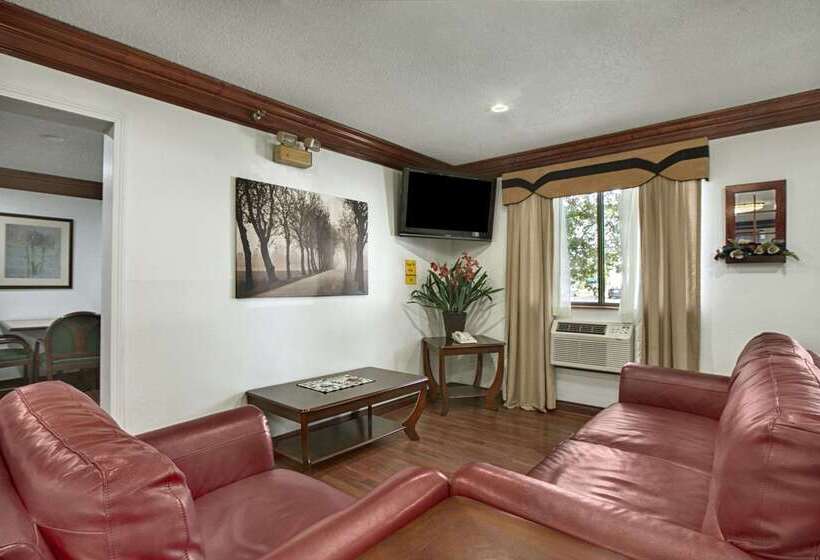 מוטל Super 8 By Wyndham Canton/livonia Area