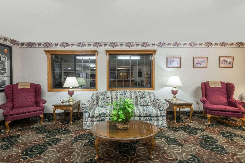 모텔 Super 8 By Wyndham Coshocton Roscoe Village