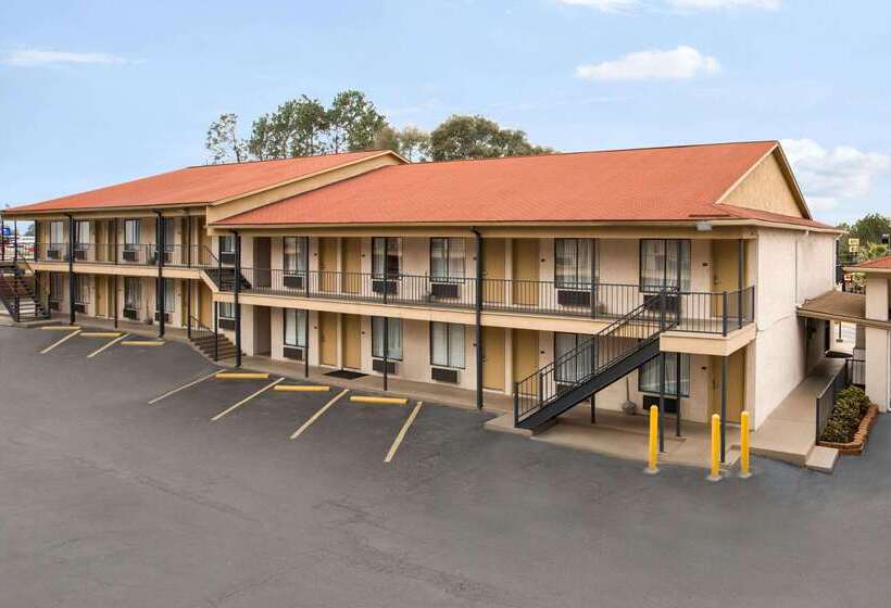Opulent Oasis Motel Crestview