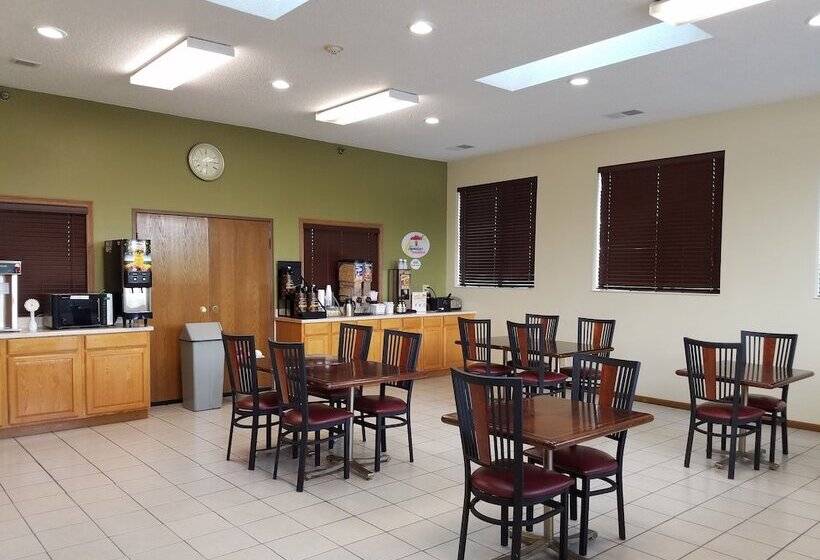 汽车旅馆  Super 8 By Wyndham Dekalb Il