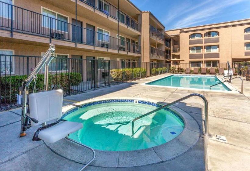 汽车旅馆  Hidden Valley