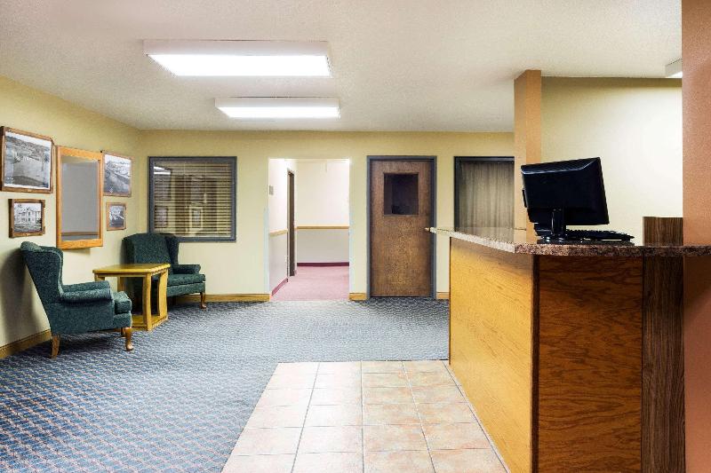 מוטל Super 8 By Wyndham Hot Springs