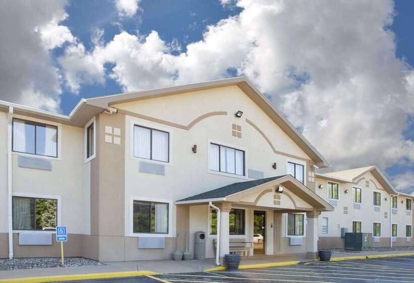 فندق على الطريق Super 8 By Wyndham Howe