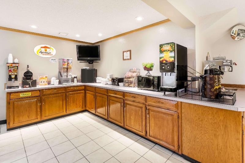 מוטל Super 8 By Wyndham Ionia Mi