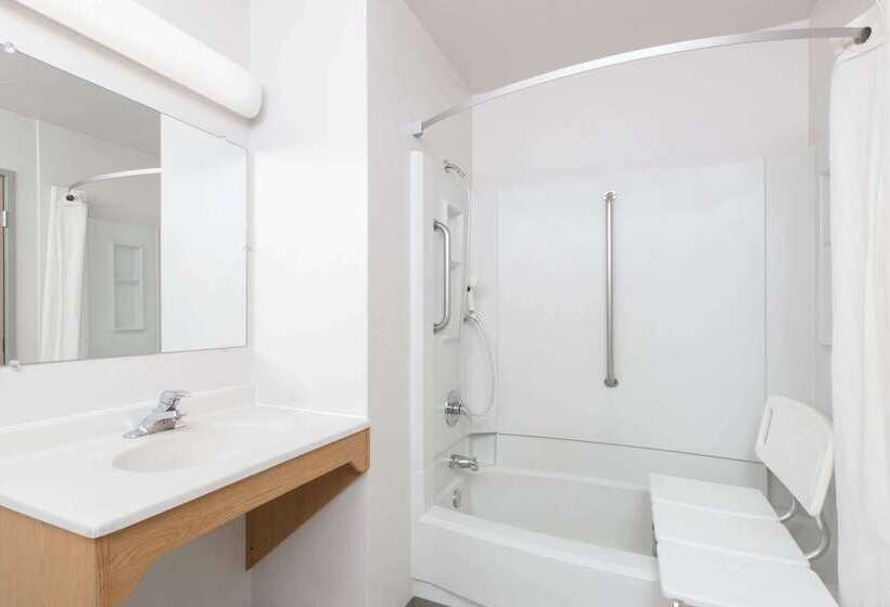 فندق على الطريق Super 8 By Wyndham Ketchikan