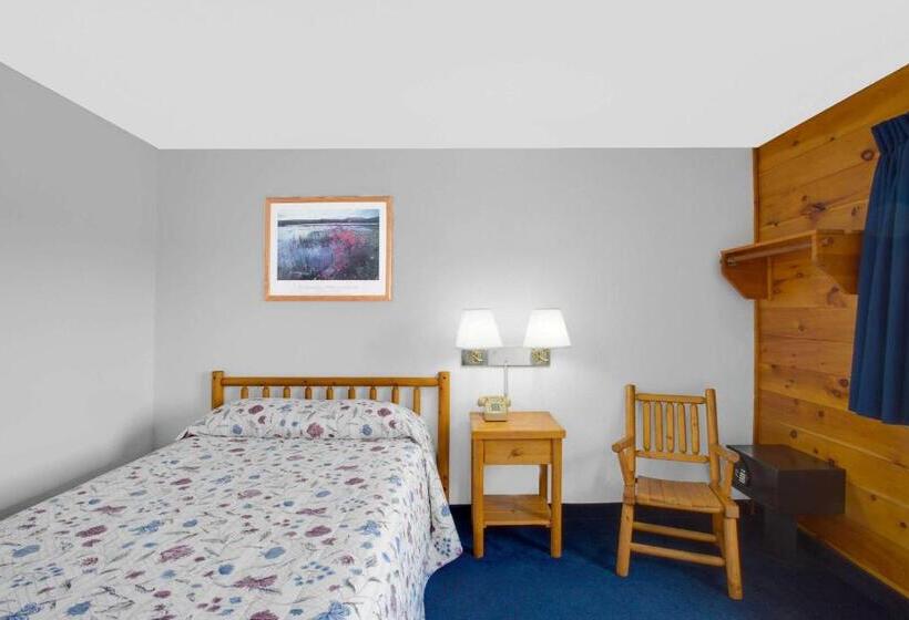 مُتل Super 8 By Wyndham Lake George/warrensburg Area