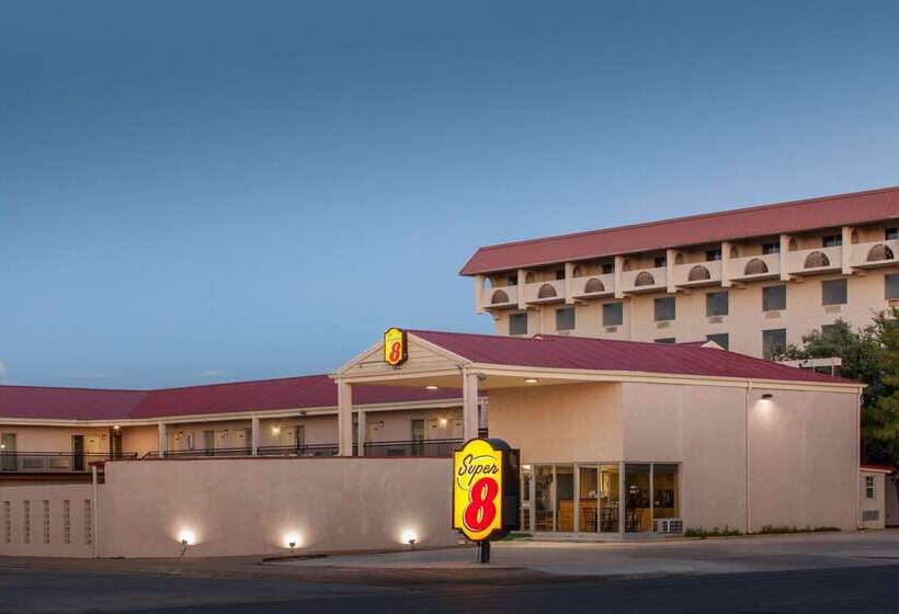 Motel Super 8 By Wyndham Lubbock Civic Center North