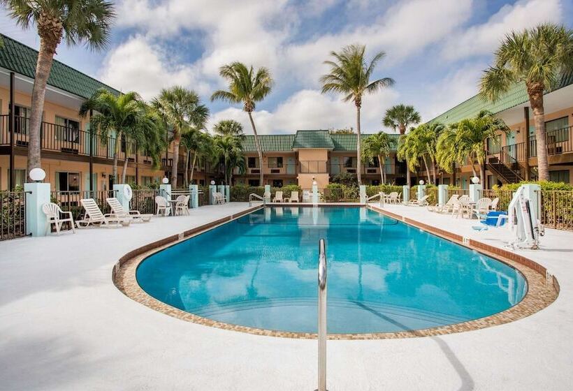 فندق على الطريق Super 8 By Wyndham North Palm Beach