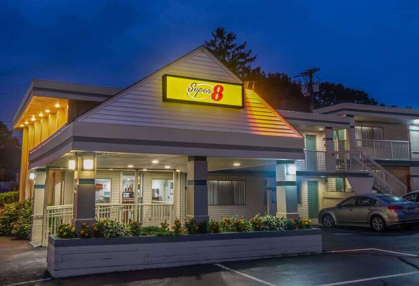 Motel Super 8 By Wyndham W Yarmouth Hyannis/cape Cod