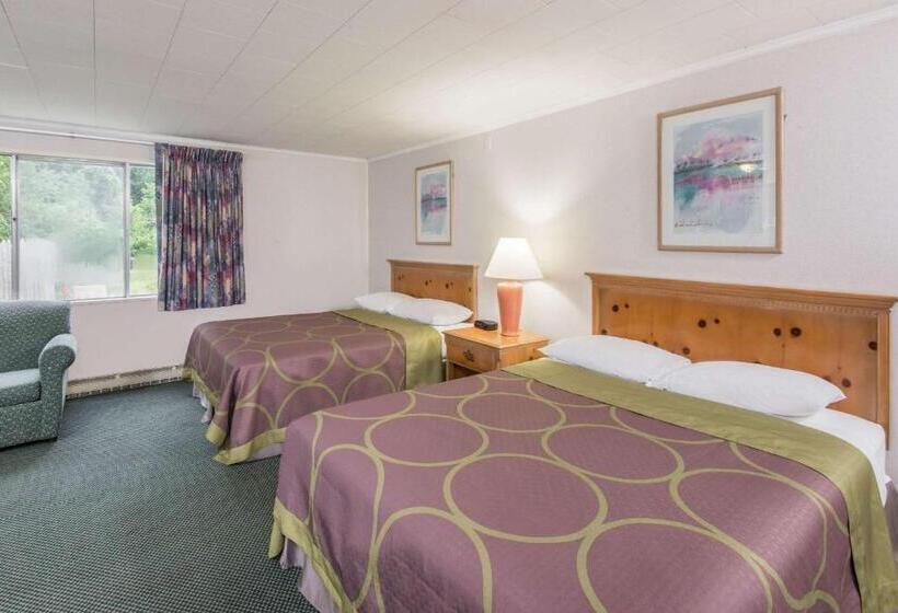 Motel Super 8 By Wyndham W Yarmouth Hyannis/cape Cod