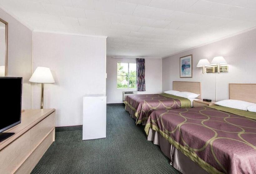 Motel Super 8 By Wyndham W Yarmouth Hyannis/cape Cod