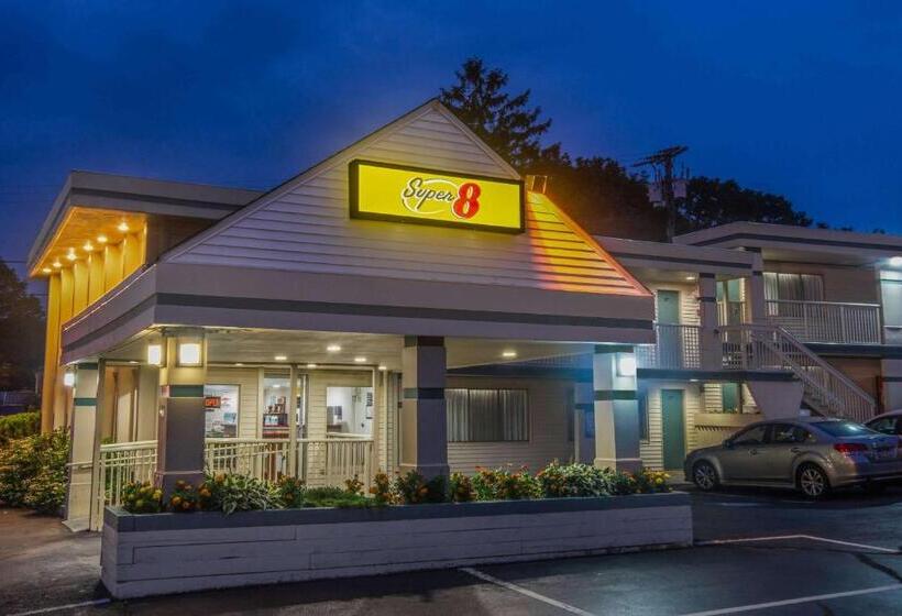 Motel Super 8 By Wyndham W Yarmouth Hyannis/cape Cod