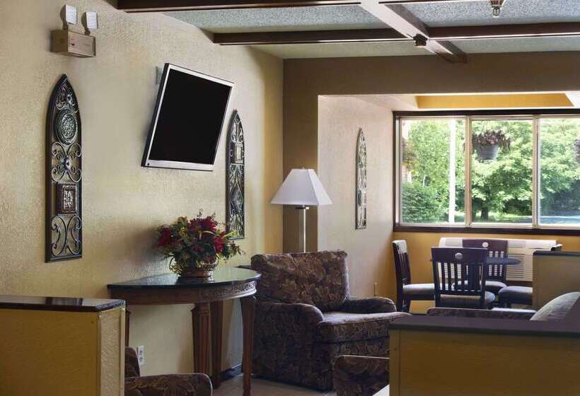 モーテル Super 8 By Wyndham Whitewater Wi