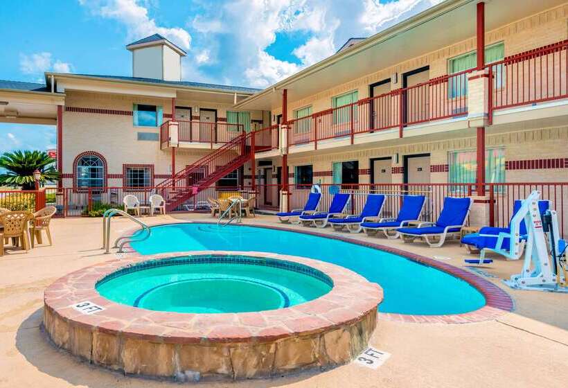 مُتل Hill Country Inn & Suites New Braunfels, Gruene