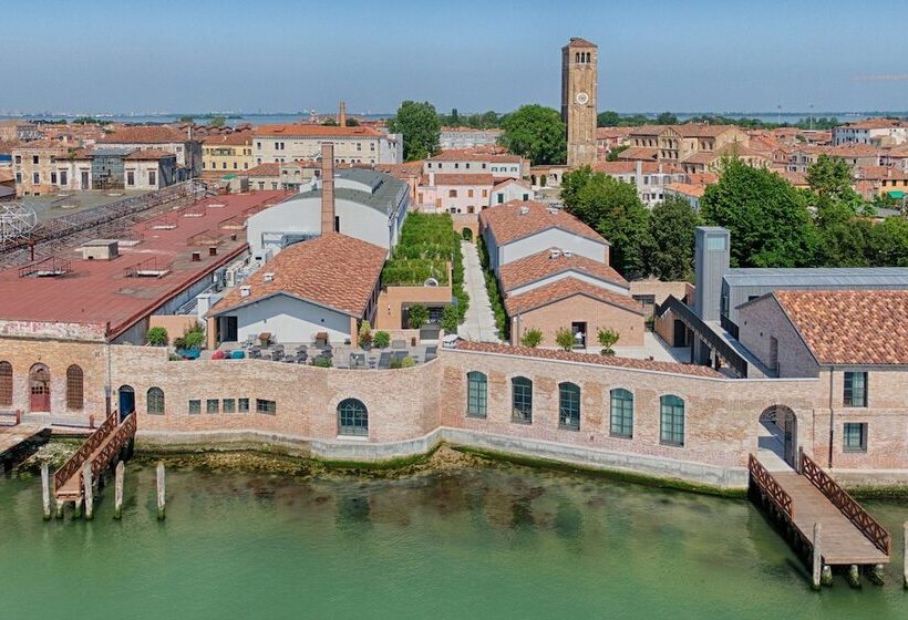 בית מלון כפרי NH Collection Murano Villa