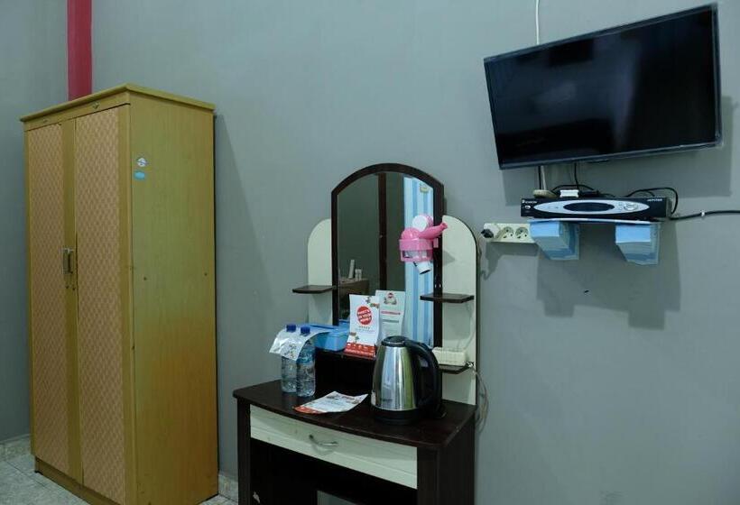 فندق صغير Esbe Hotel Syariah By Oyo Rooms