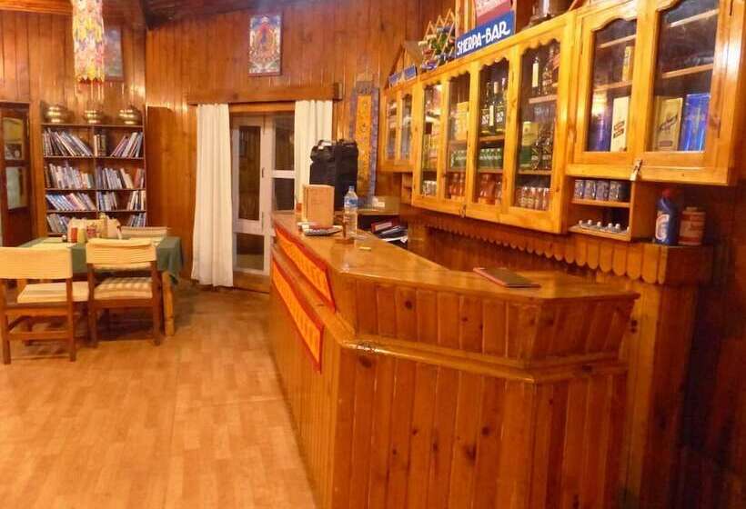 هتل Lukla Airport Resort, Lukla