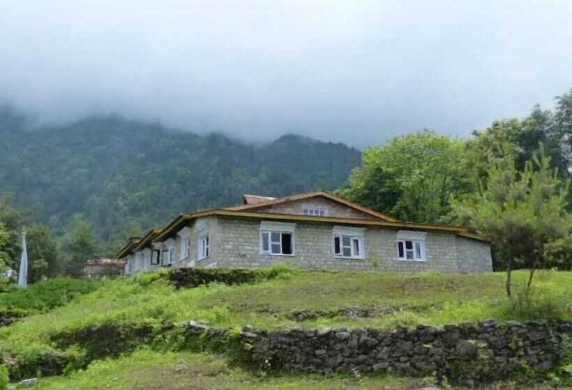 هتل Lukla Airport Resort, Lukla
