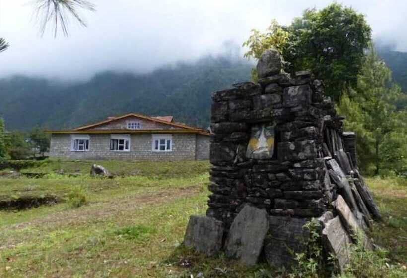 هتل Lukla Airport Resort, Lukla