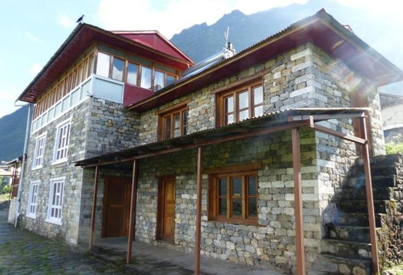 هتل Lukla Airport Resort, Lukla