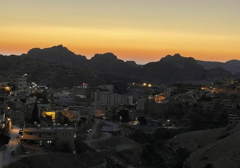 هتل Petra Heart