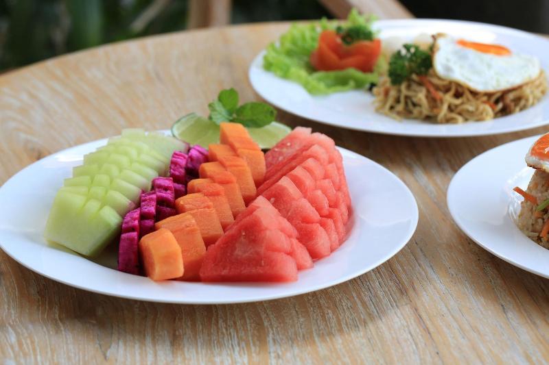 هتل The Mudru Resort By Pramana Villas