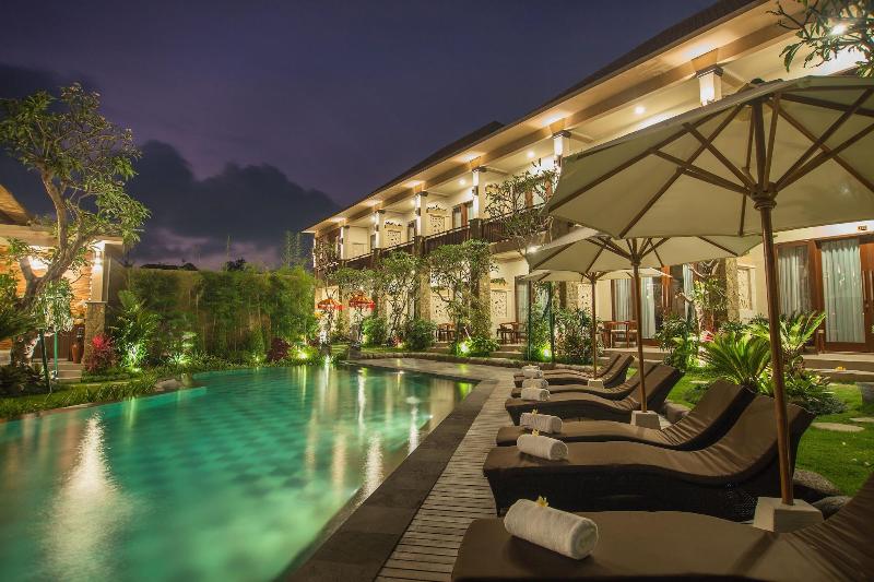 هتل The Mudru Resort By Pramana Villas