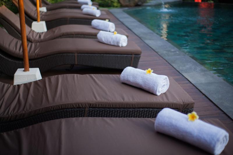 هتل The Mudru Resort By Pramana Villas