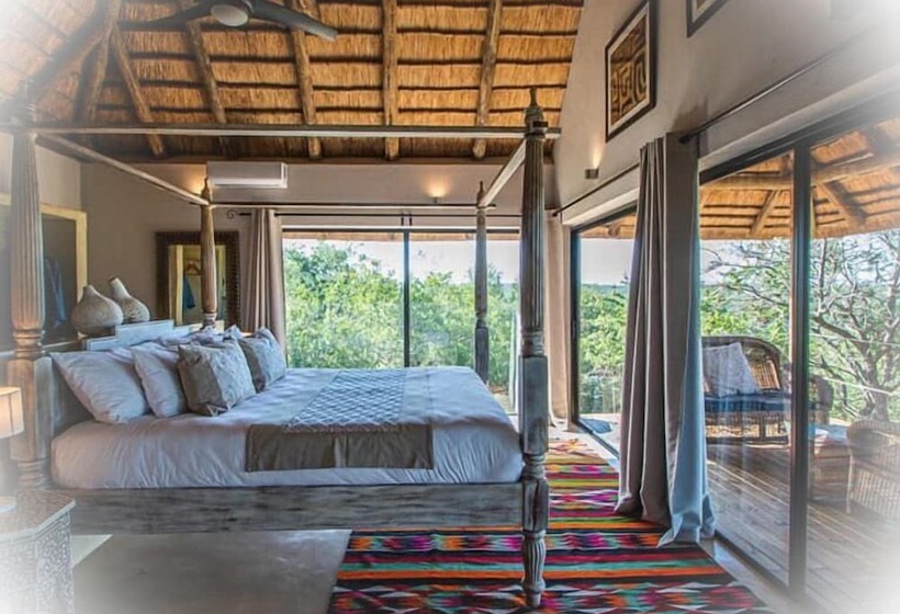 فندق The Wild Blue Lodge Safari & Spa