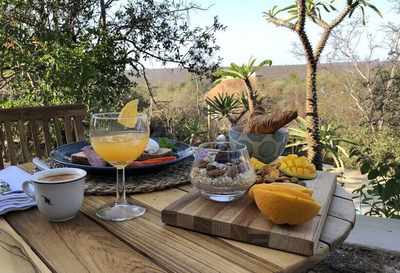 فندق The Wild Blue Lodge Safari & Spa