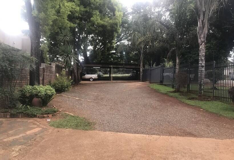 פנסיון Kusha Sabie Two