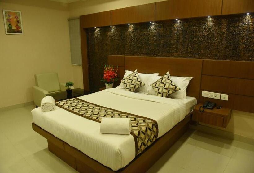 The Hydel Park   Business Class Hotel   Near Central Railway Station