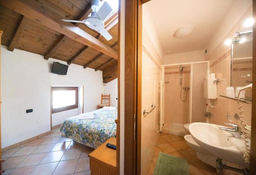 هتل Albergo Al Platano