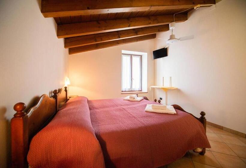 هتل Albergo Al Platano