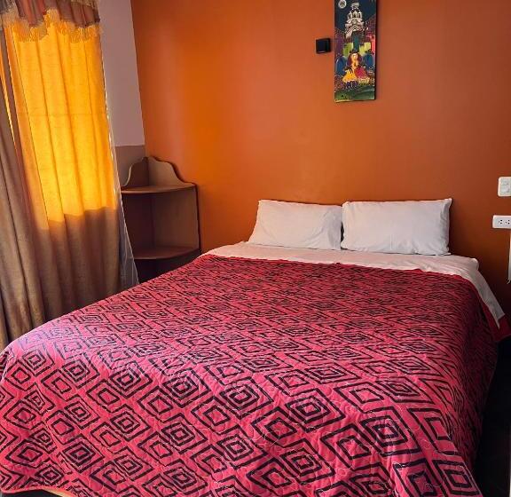 هتل Hostal Alpachaca   New Quito Airport