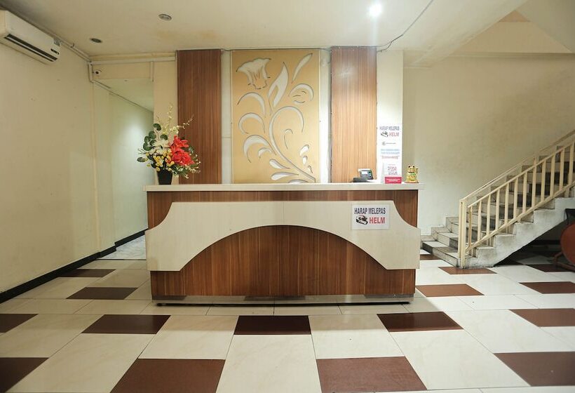 هتل Royal Borneo Guesthouse By Oyo Rooms