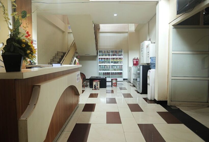 هتل Royal Borneo Guesthouse By Oyo Rooms