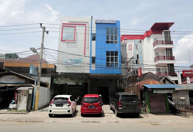هتل Royal Borneo Guesthouse By Oyo Rooms