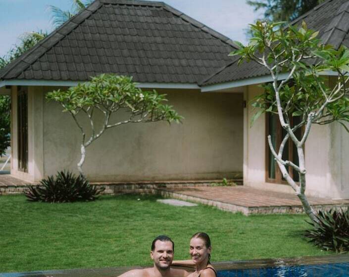 هتل The Kelong Trikora Resort