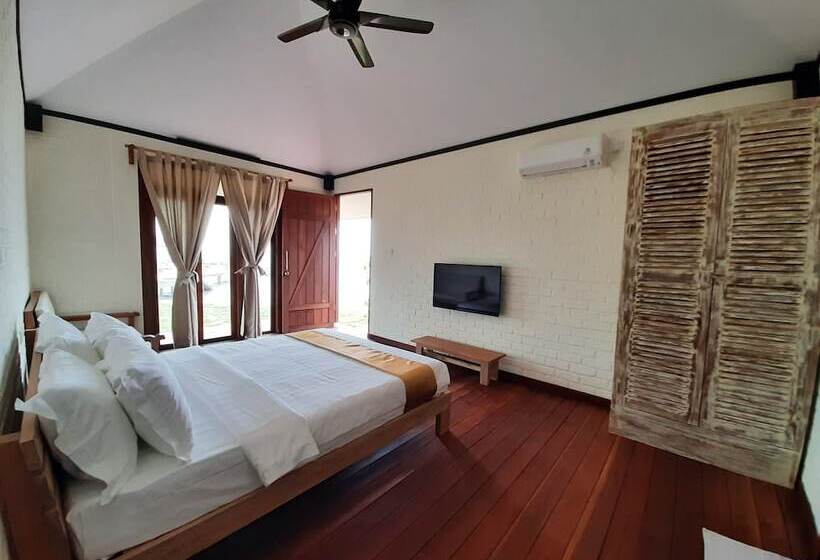 هتل The Kelong Trikora Resort